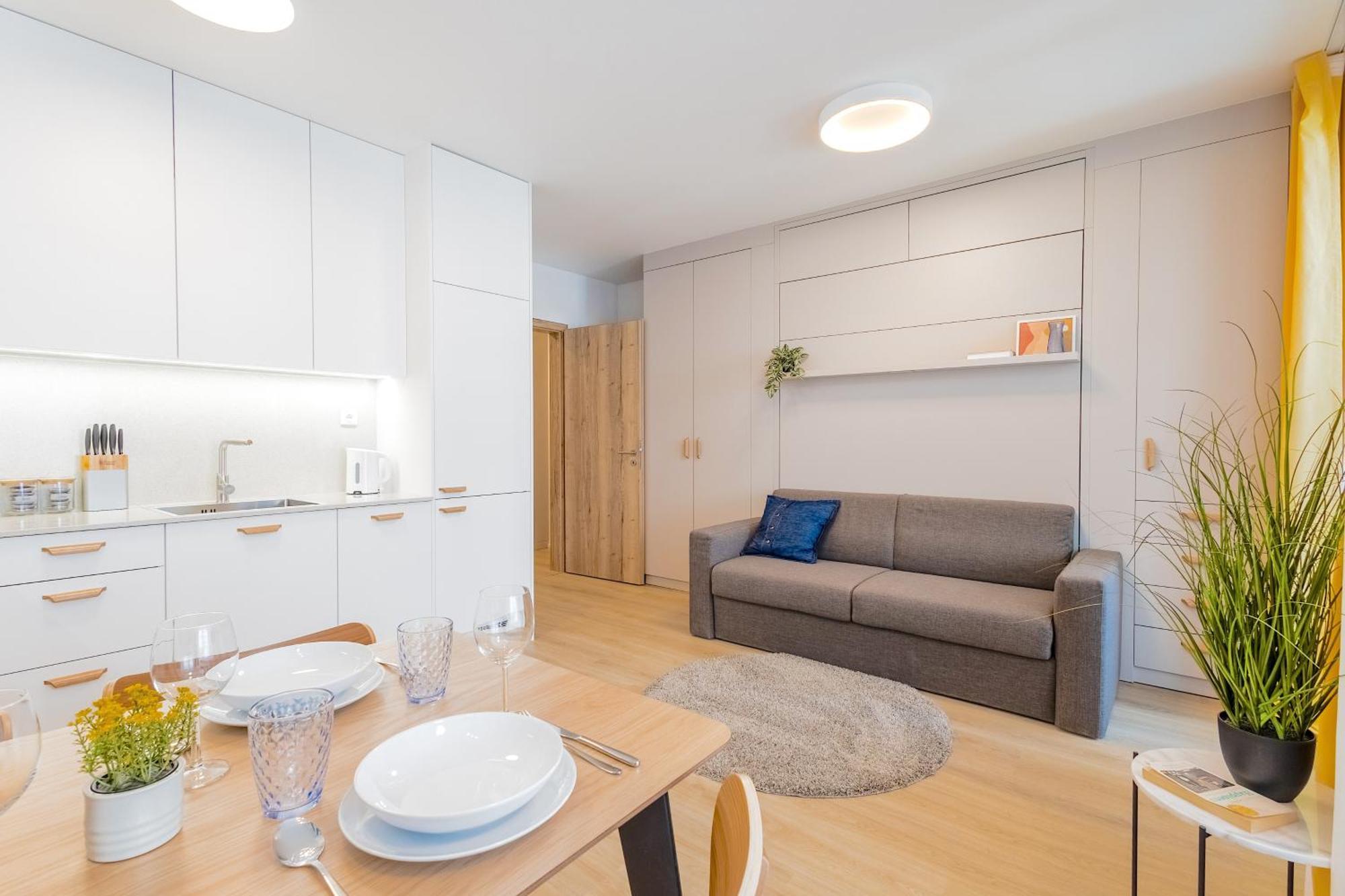 Yellow Apartment - Balcony, Free Parking, By Gravity Прага Екстериор снимка