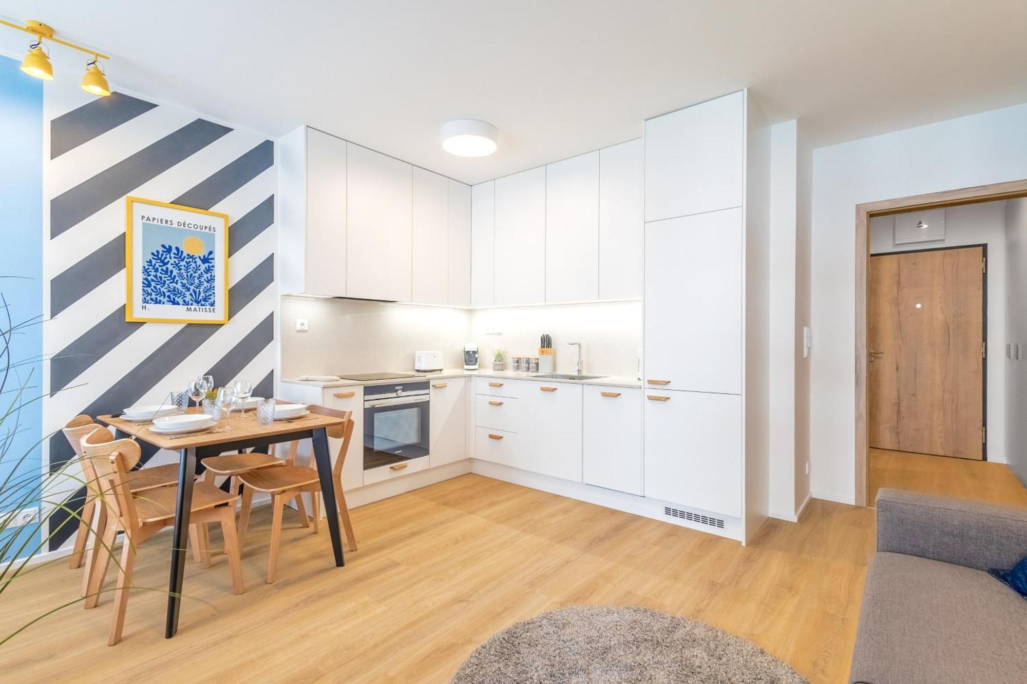 Yellow Apartment - Balcony, Free Parking, By Gravity Прага Екстериор снимка
