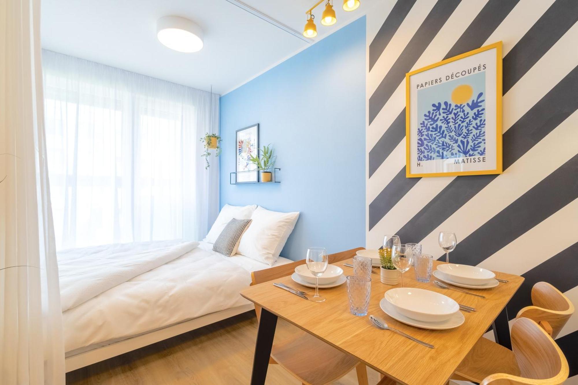 Yellow Apartment - Balcony, Free Parking, By Gravity Прага Екстериор снимка